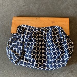 Blue with wood handle clutch